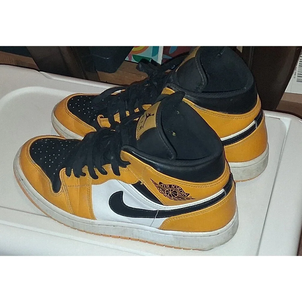 Men's Size 10 Retro Jordan 1's